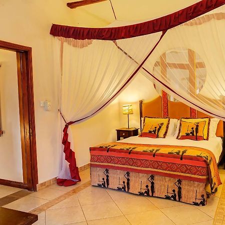 Afrochic Diani Hotel Ukunda Exterior foto