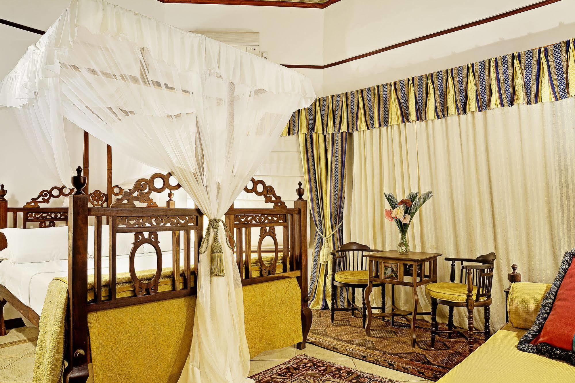 Afrochic Diani Hotel Ukunda Exterior foto